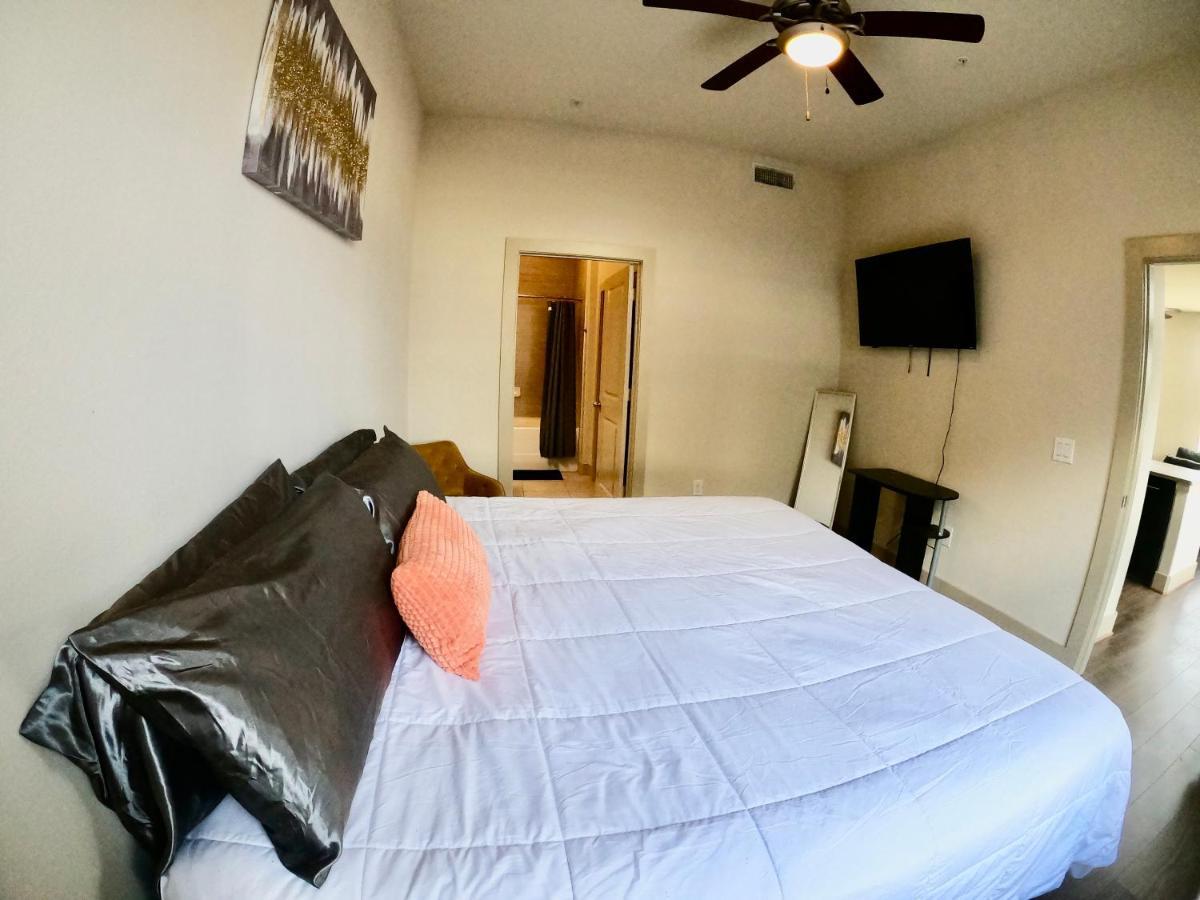 Apartament 5 Mins To Med Center, Comfy King Beds, Wifi,Gym,Pool Houston Zewnętrze zdjęcie